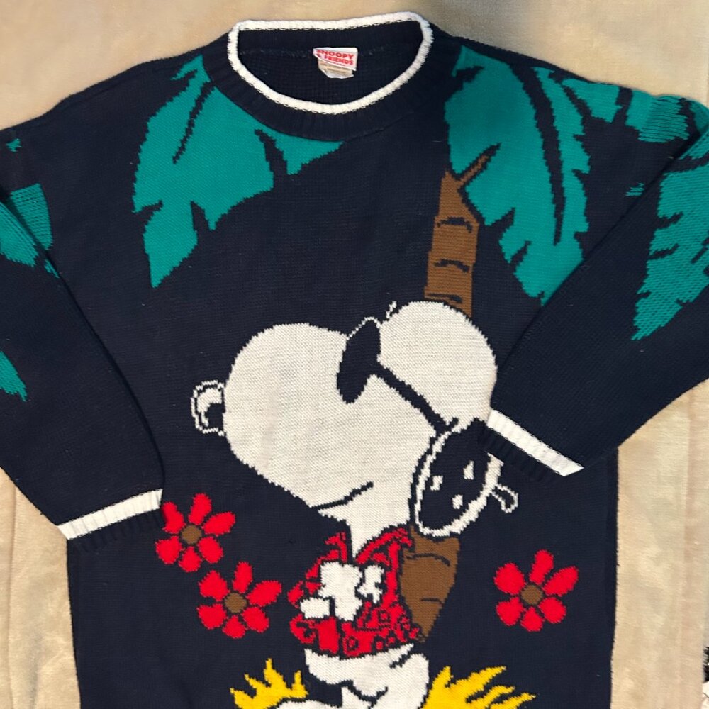 VINTAGE Snoopy & Friends Hawaiian Sweater